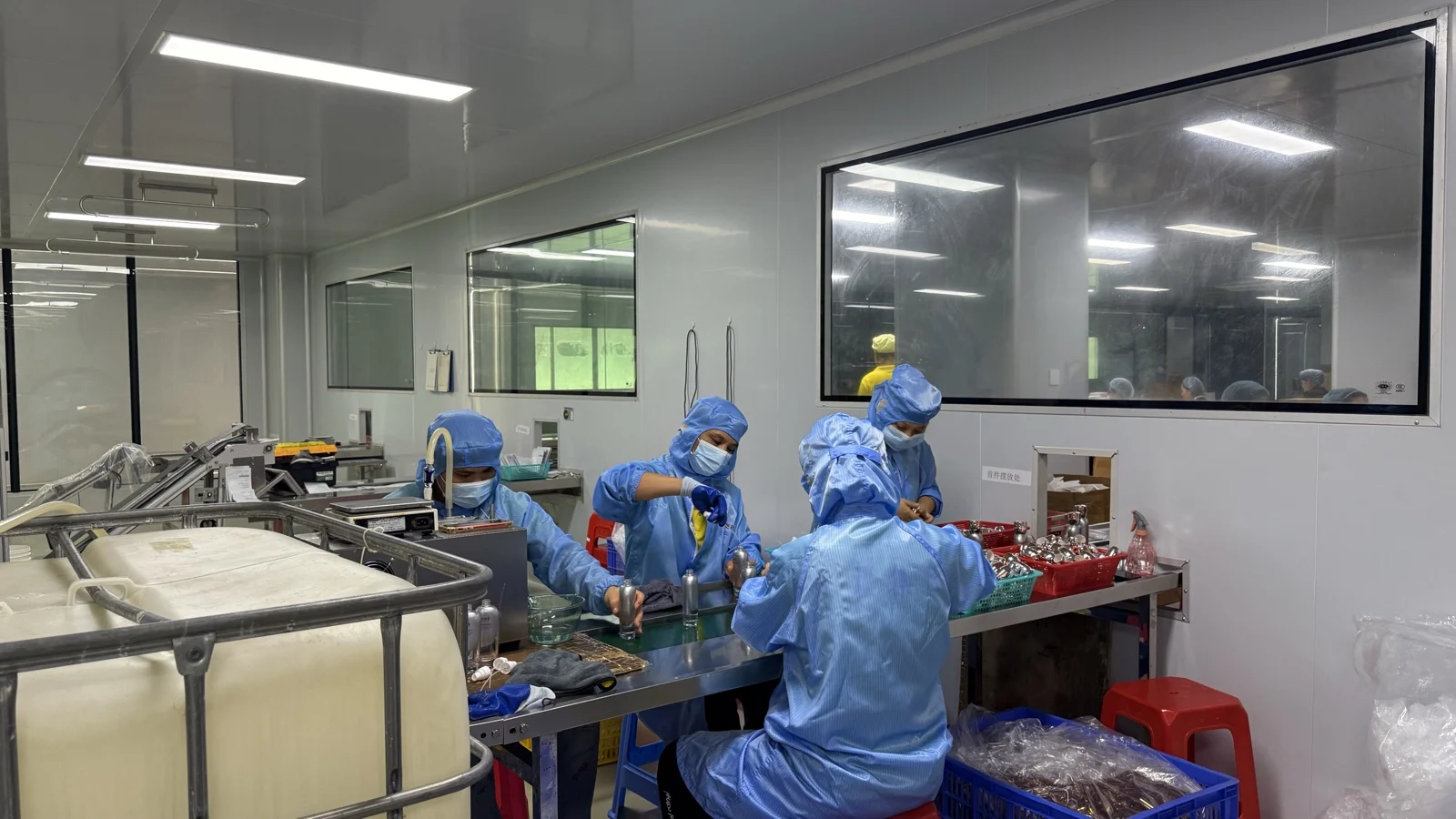 Cosmetic Contract Manufacturers: Scope, MOQ & Vetting